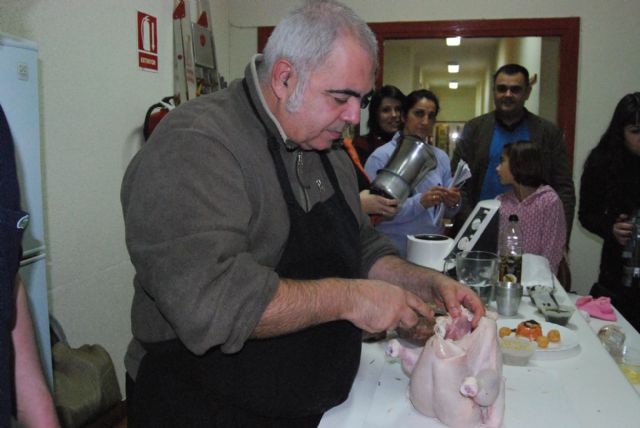Un total de 15 personas participan en el curso La cocina fría, semifría y templada que propicia una especialización de la hostelería - 3, Foto 3