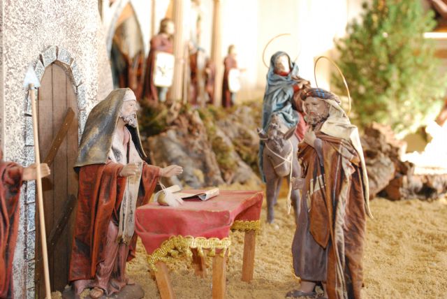 El belén municipal representa 18 misterios a través de más de 800 figuras - 2, Foto 2