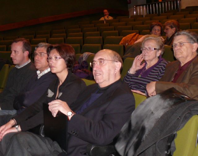 Con la inauguración de unas vidrieras en el instituto finalizaron los actos sobre el arzobispo Juan Lozano - 3, Foto 3