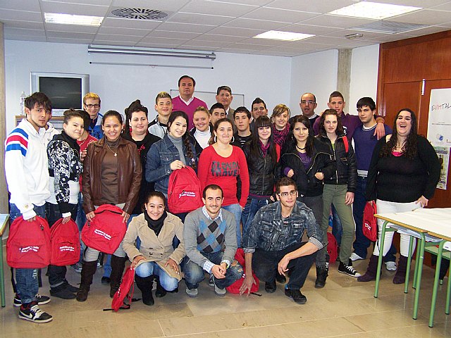 El alcalde visita a los alumnos de los Programas de Cualificación Profesional Inicial - 1, Foto 1