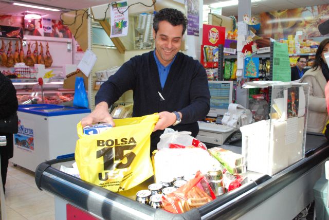 El Ayuntamiento realiza el reparto de la Bolsa 15 entre los comercios locales - 3, Foto 3