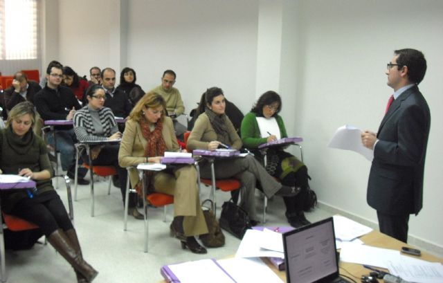 Los empleados públicos se forman en Las Torres de Cotillas sobre la ley Omnibus - 2, Foto 2