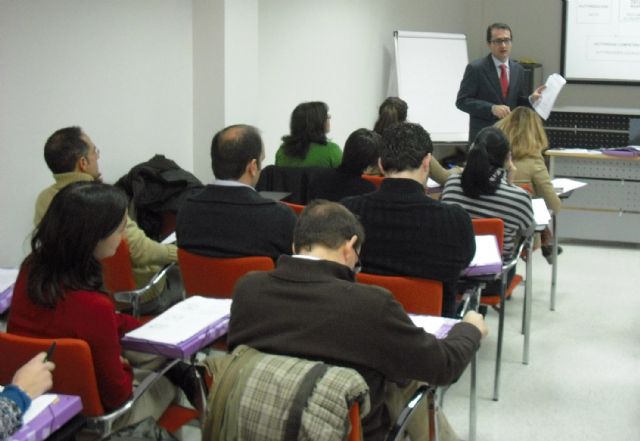 Los empleados públicos se forman en Las Torres de Cotillas sobre la ley Omnibus - 3, Foto 3
