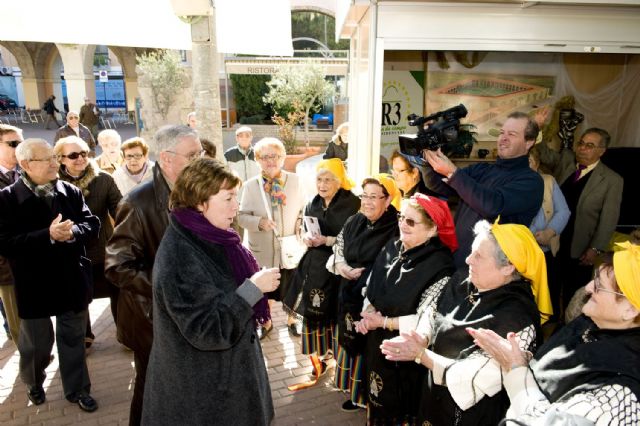 La alcaldesa inaugura la IV Feria de Mayores y Discapacitados - 3, Foto 3