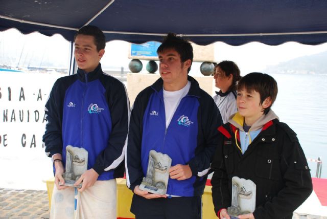 40 valientes desafían al frío en la VI Travesía a Nado en el Puerto de Cartagena - 4, Foto 4