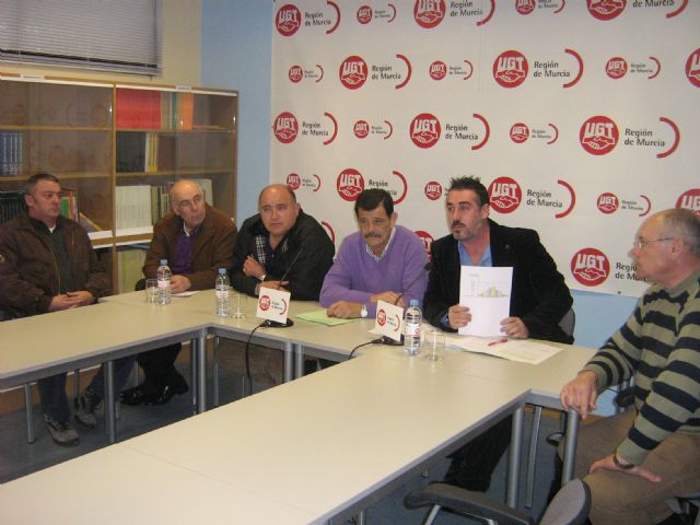 UGT pide el compromiso de CESPA y de las fuerzas políticas de que ningún servicio adjudicado a la empresa pudiera ser subcontratado por otras empresas - 1, Foto 1