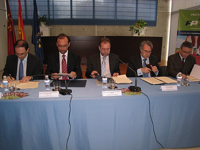 La Comunidad activa un programa para estimular la vocación emprendedora de los titulados de Formación Profesional - 1, Foto 1