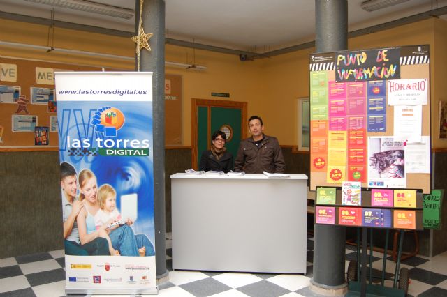 El CES Vega Media de Alguazas recibe la visita del  aula móvil informativa de Las Torres Ciudad Digital - 1, Foto 1