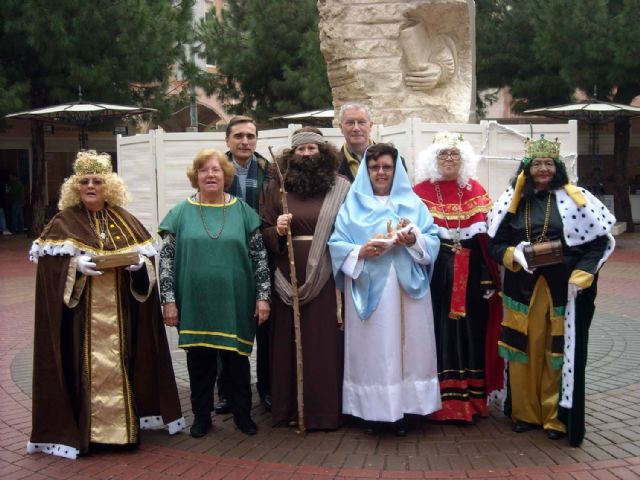 Éxito de la Feria de Mayores y Discapacitados a pesar de la lluvia - 3, Foto 3
