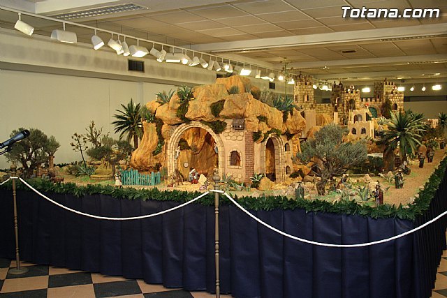 Autoridades municipales inauguran el Belén municipal formado por más de 400 figuras - 1, Foto 1