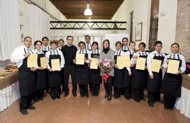 Dieciséis inmigrantes ya son camareros profesionales gracias a los Servicios Sociales - 2, Foto 2