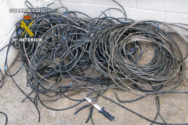 La Guardia Civil sorprende a una persona sustrayendo cableado eléctrico en San Javier - 1, Foto 1