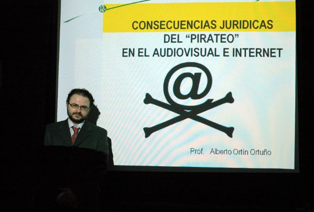 La UCAM debate sobre las consecuencias jurídicas del pirateo - 1, Foto 1