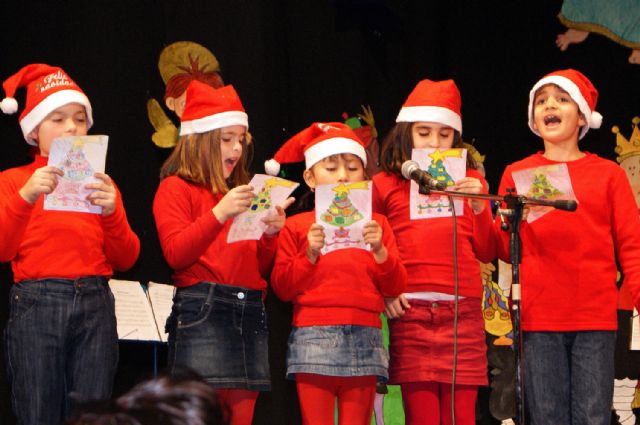 Los colegios de Ceutí celebran el inicio de las vacaciones navideñas en el auditorio municipal - 1, Foto 1