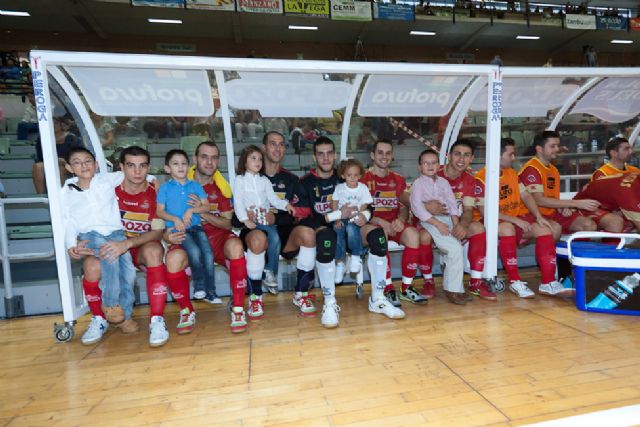 La plantilla de ElPozo Murcia FS colabora con ASPANPAL en el calendario 2011 - 1, Foto 1