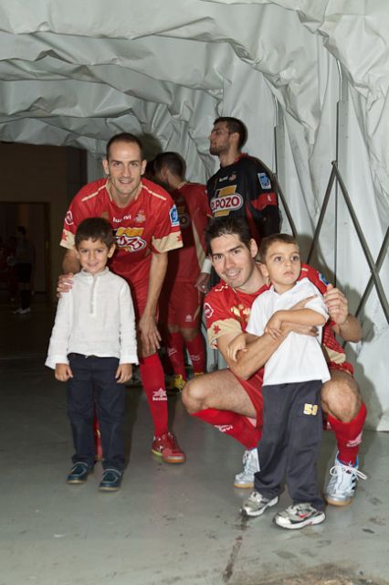 La plantilla de ElPozo Murcia FS colabora con ASPANPAL en el calendario 2011 - 3, Foto 3
