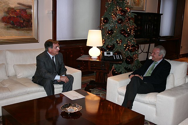 El presidente de la Comunidad recibe al Defensor del Pueblo de la Región de Murcia - 1, Foto 1