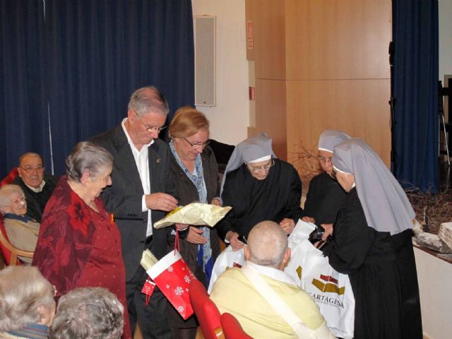 El concejal de Atención Social visita las instituciones benéficas por Navidad - 1, Foto 1