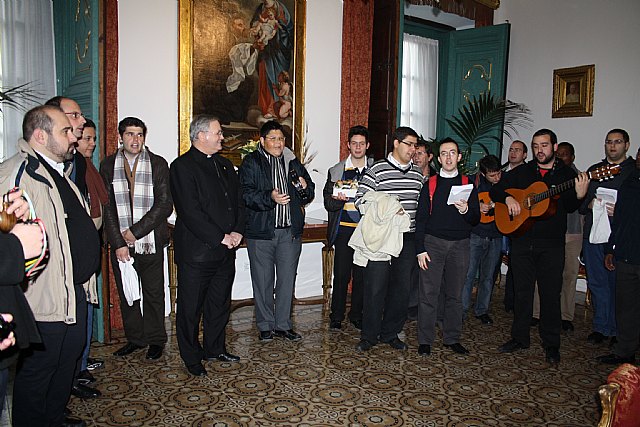Los seminaristas del seminario San Fulgencio felicitan la Navidad en el Palacio Episcopal - 1, Foto 1