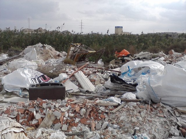 Ecologistas en Acción denuncia un vertedero ilegal junto a las lagunas de Campotejar. - 2, Foto 2
