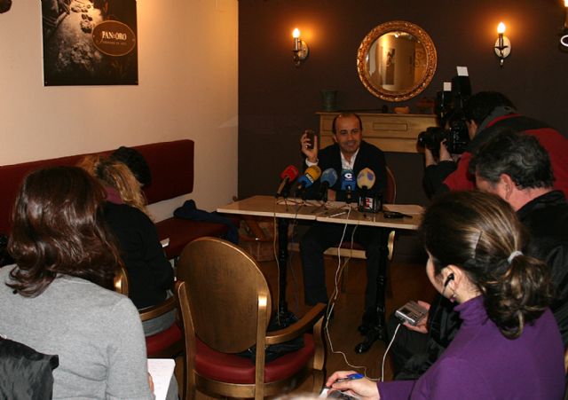 Pedro López pone su número de teléfono móvil a disposición de todos los ciudadanos y hace un llamamiento a la participación en la vida pública - 1, Foto 1