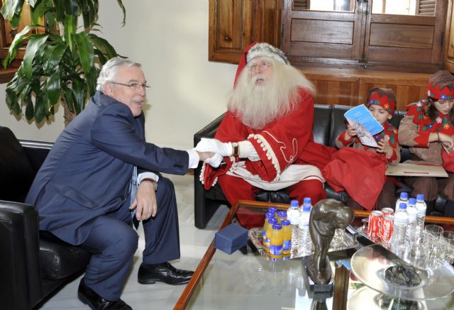 Papá Noel reparte juguetes en la Universidad de Murcia - 3, Foto 3