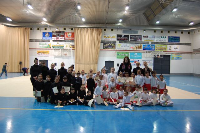 El Pabellón Municipal de Alguazas acoge una exhibición de gimnasia rítmica y de break dance - 2, Foto 2