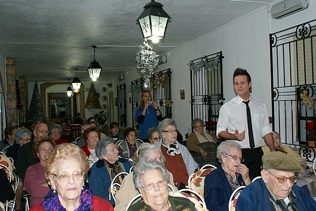 Los mayores del Asilo de San Diego disfrutan de la música en la gala organizada por Nuevas Generaciones - 1, Foto 1