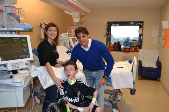 Jugadores de la Seleccion Murciana, atracción en la Arrixaca - 2, Foto 2