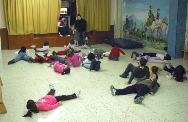 30 niños disfrutan ya de la Escuela de Vacaciones de Navidad de Las Torres de Cotillas - 3, Foto 3