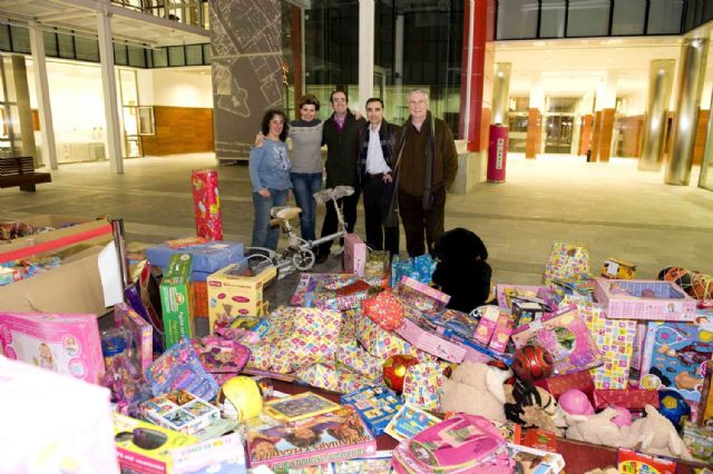 La Montaña de Juguetes sigue creciendo en San Miguel - 1, Foto 1
