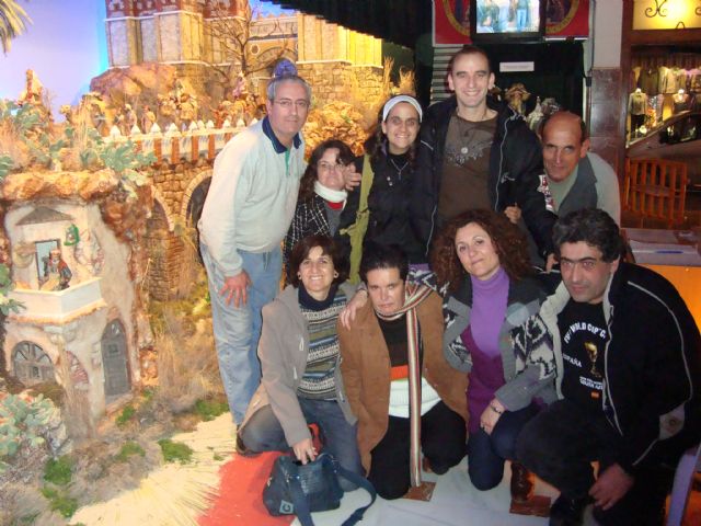 Municipal Service users Psychosocial Support know about the tradition of Nativity scenes Totana, Foto 2