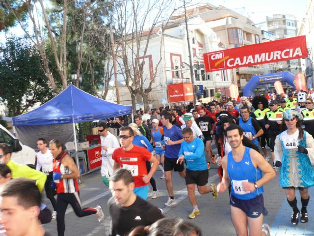 Las calles de Jumilla se llenaron, un año más de deporte y diversión, gracias a la carrera popular navideña - 4, Foto 4