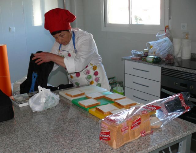Un total de 48 niños y niñas participan en unos talleres de cocina navideña que se imparten hasta el 5 de enero - 2, Foto 2