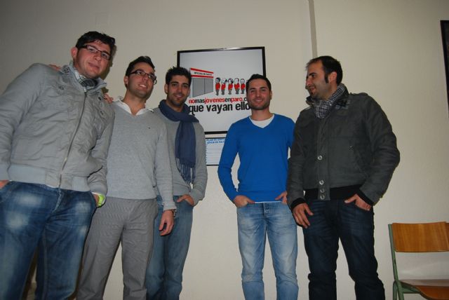 Nuevas Generaciones de Totana presenta la campaña nomasjovenesenparo.com, que vayan ellos - 1, Foto 1