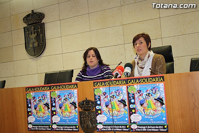 On Sunday, January 2 held in the Performing Arts Hall Totana Gala Solidaria "The Big Circus candy and Huevofrito", Foto 1