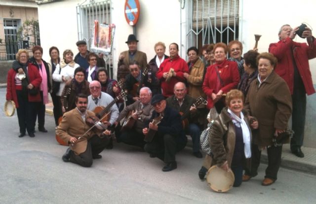 La Cuadrilla de Ánimas torreña realiza su tradicional visita navideña a los enfermos - 1, Foto 1
