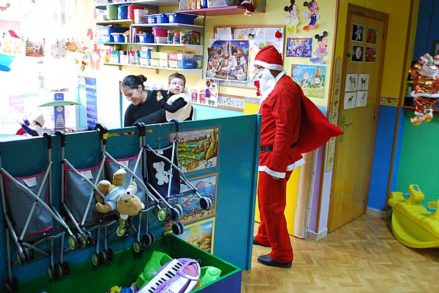 La Guardera Disney recibi la visita de Pap Noel - 3
