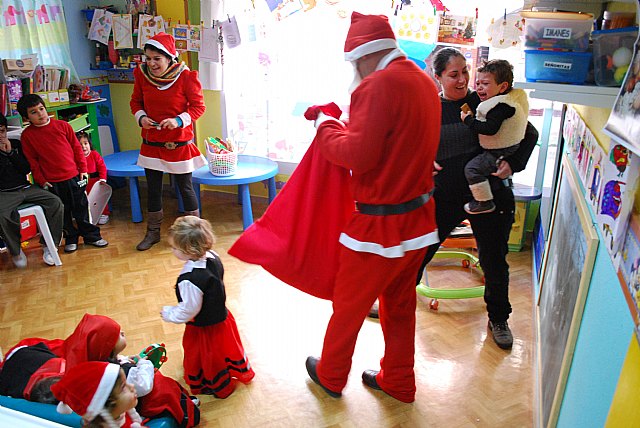 La Guardera Disney recibi la visita de Pap Noel - 6