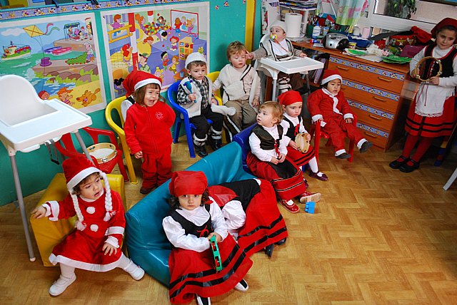 La Guardera Disney recibi la visita de Pap Noel - 8