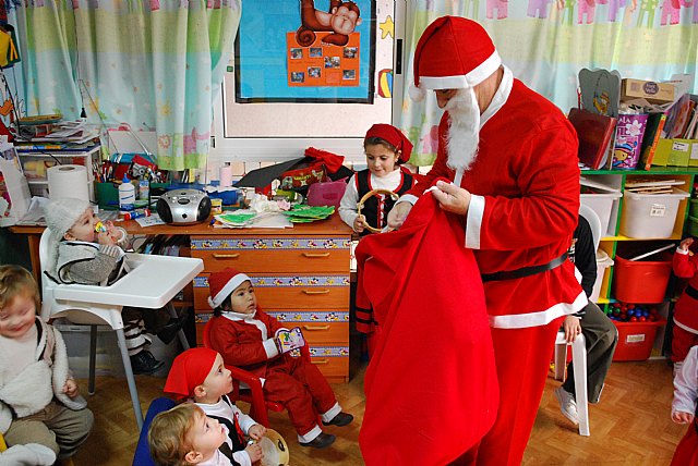 La Guardera Disney recibi la visita de Pap Noel - 10