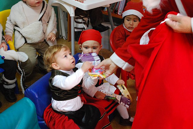 La Guardera Disney recibi la visita de Pap Noel - 12