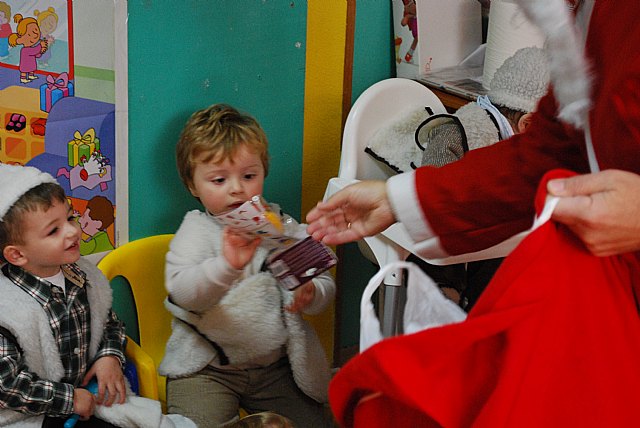 La Guardera Disney recibi la visita de Pap Noel - 15