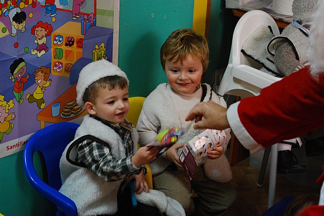 La Guardera Disney recibi la visita de Pap Noel - 16