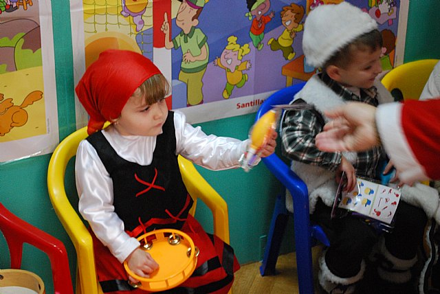 La Guardera Disney recibi la visita de Pap Noel - 17