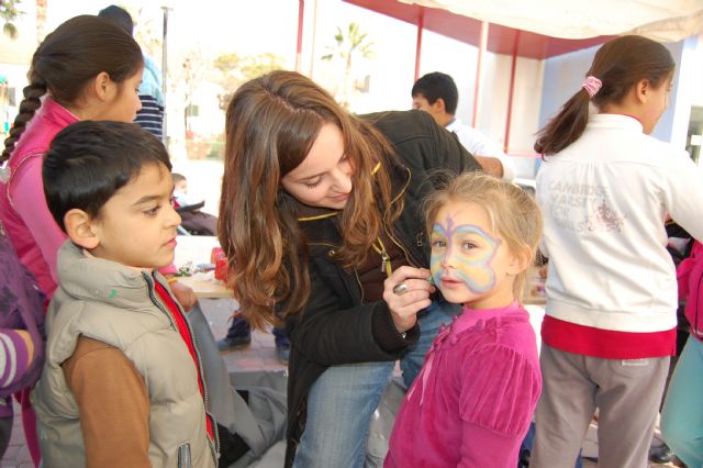Cerca de un centenar de niños disfrutan de los juegos tradicionales en Alguazas - 1, Foto 1