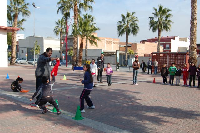 Cerca de un centenar de niños disfrutan de los juegos tradicionales en Alguazas - 3, Foto 3