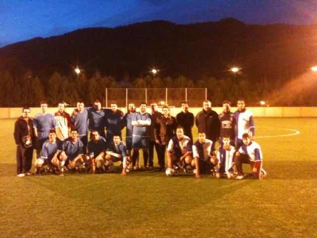 El Partido Popular se impone a Nuevas Generaciones en el primer Trofeo Inocentes de fútbol por 5 goles a 4 - 2, Foto 2
