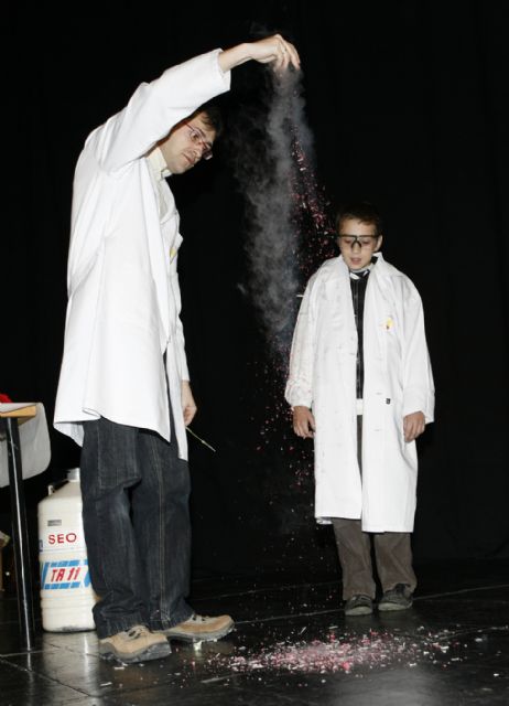Experimentos de ciencia espectacular en el auditorio municipal de Ceutí - 2, Foto 2