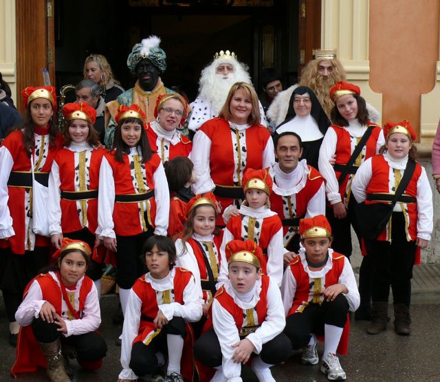 Más de 600 personas repartirán mañana cerca de 10.000 regalos en el día de la Cabalgata de Reyes - 1, Foto 1